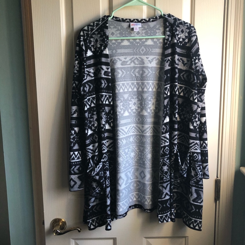 Lularoe sweater with pockets